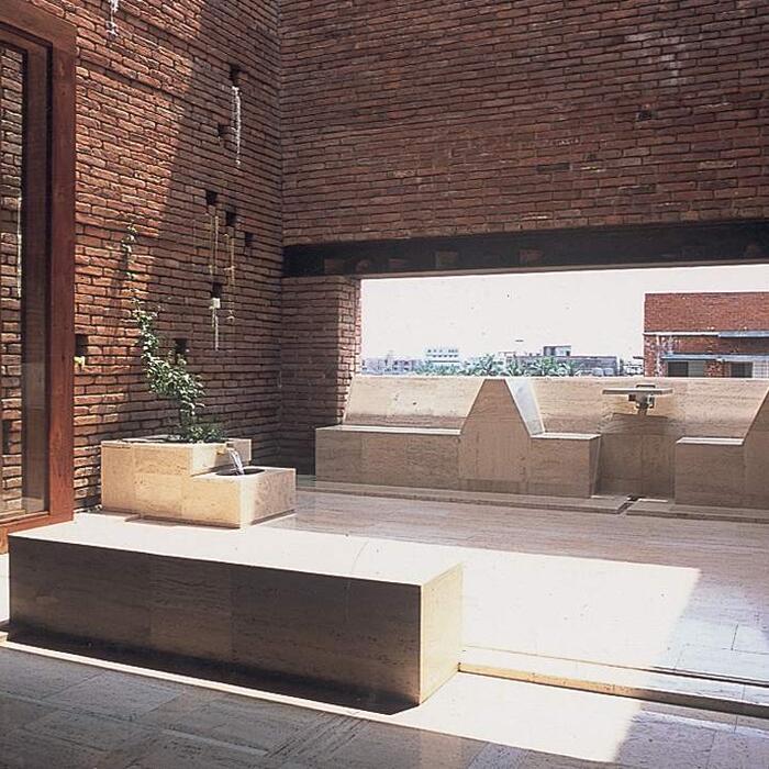 Photo of the courtyard at the Pavilion Apartment