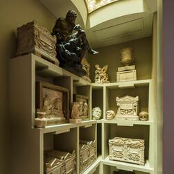 The Catacombs featuring Roman cinerary urns